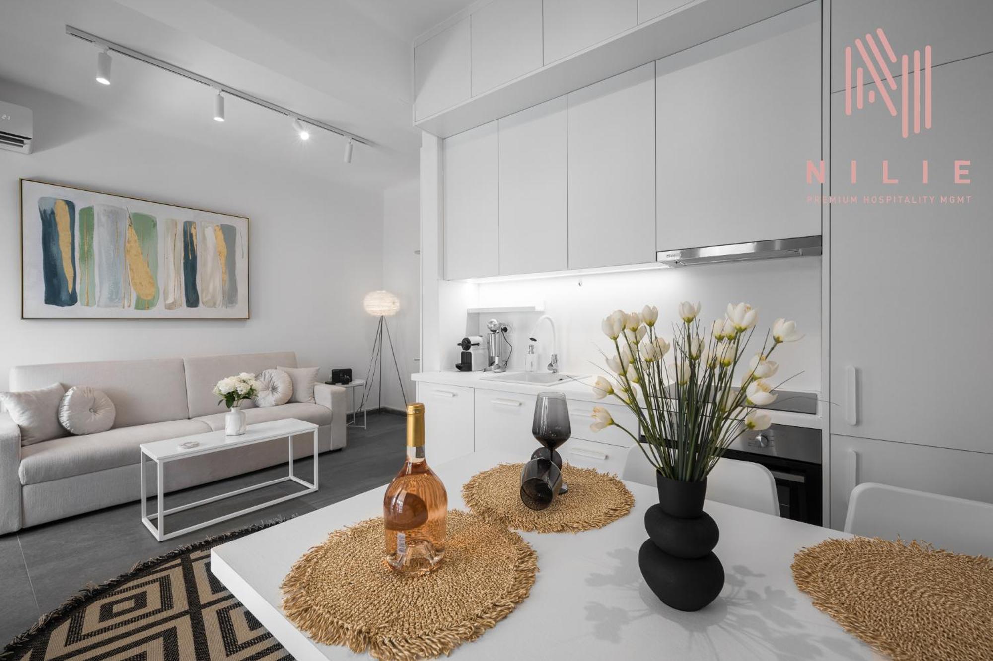 Lusso Bianco, Nilie Hospitality Mgmt Apartment *